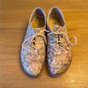 NAOT Kumara Leather Lace Up Comfort Shoes Womens 8.5 Whimsical Floral Fairycore